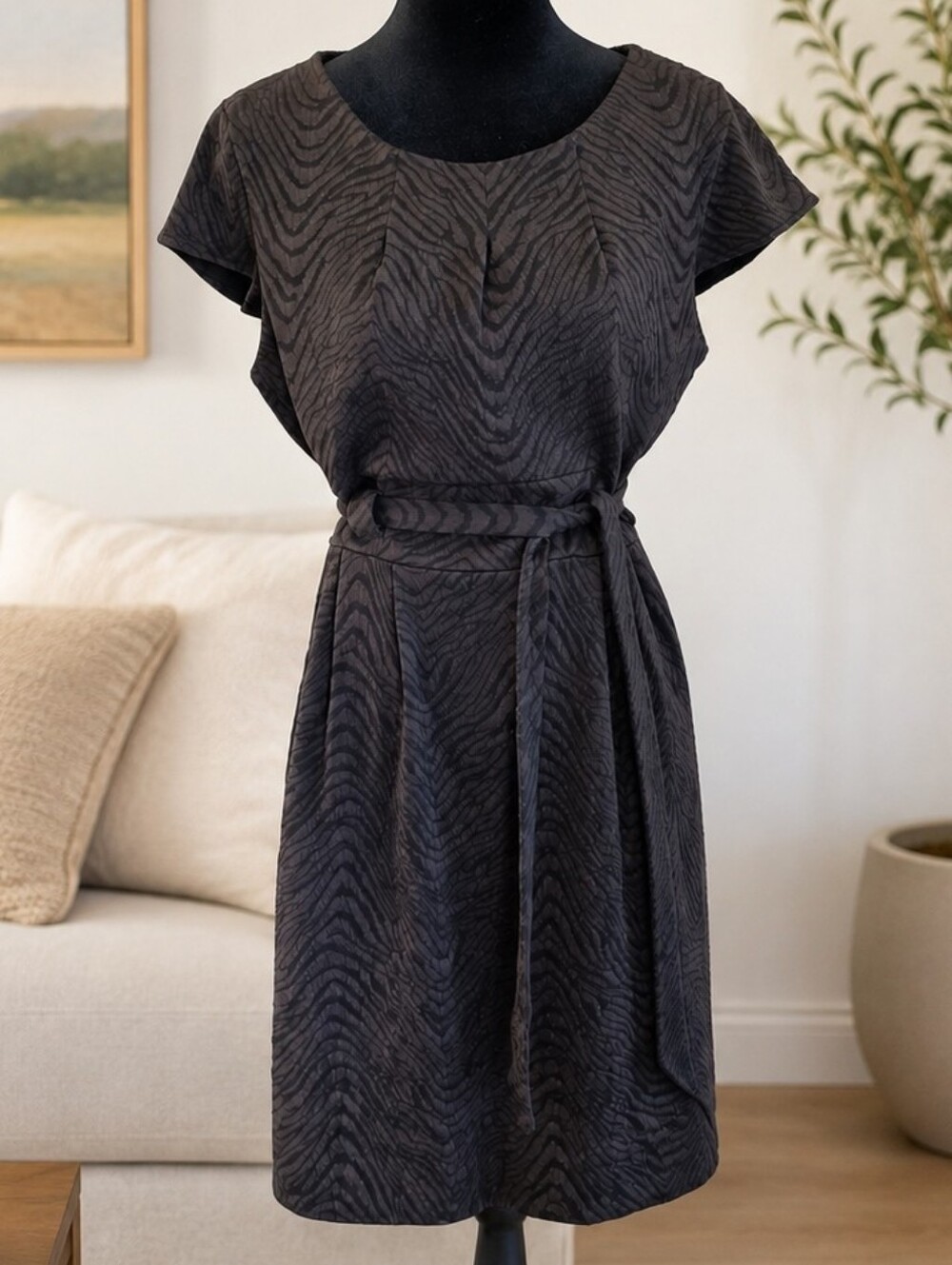 Calvin Klein Black Textured Belted Sheath Dress – Size 10